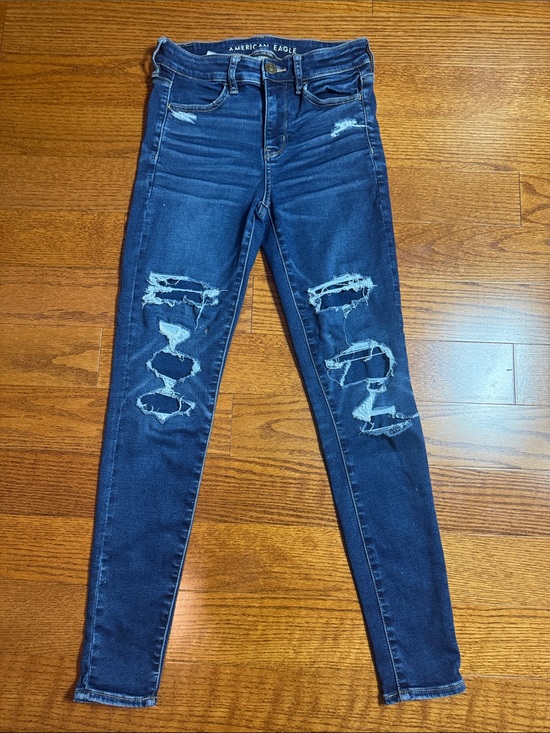 American Eagle Outfitters Denim - Sz 2 American Eagle Outfitters Distressed Skinny Jeans - Women